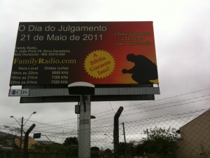 OUTDOORS EM VÁRIOS LOCAIS ANUNCIAM DIA DO JULGAMENTO PARA 21 DE MAIO DE 2011